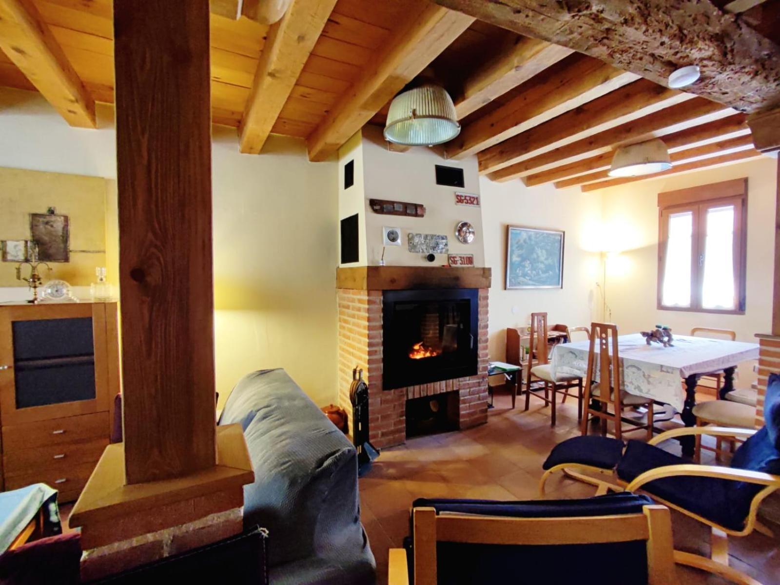 Alojamiento Turistico Los Laureles Сеговия Екстериор снимка